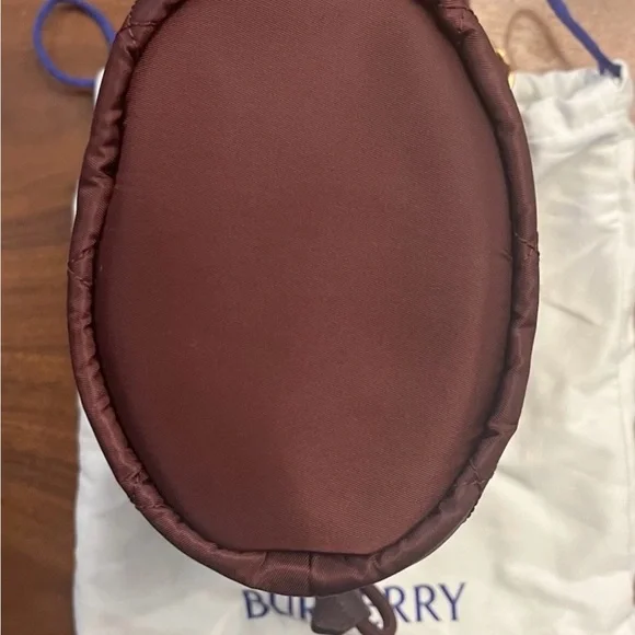 BNWT Burberry Quilted Crossbody Bag in Burgundy - Picture 7 of 13